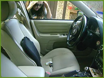 Neighborhood Locksmith Services Phoenix, AZ 480-612-9231 - 20-keys-locked-in-car